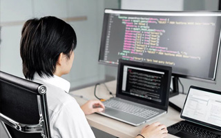 益阳 api php源码,下载的php源码怎么运行呢？